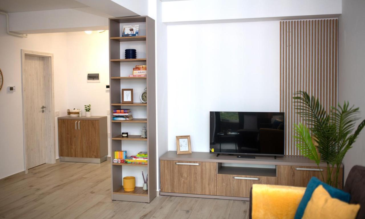 'Just Like Home' Apartment - With Private Parking Place Galati  Exterior photo