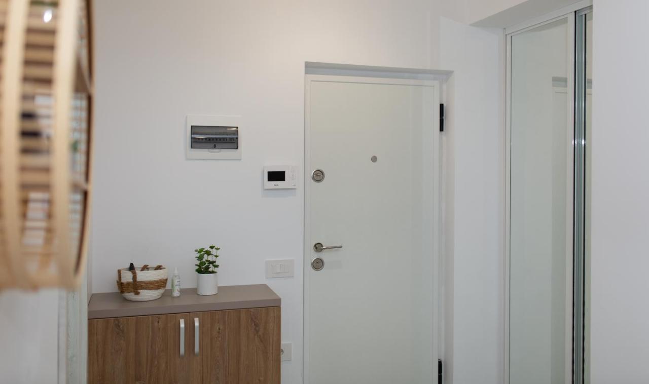 'Just Like Home' Apartment - With Private Parking Place Galati  Exterior photo
