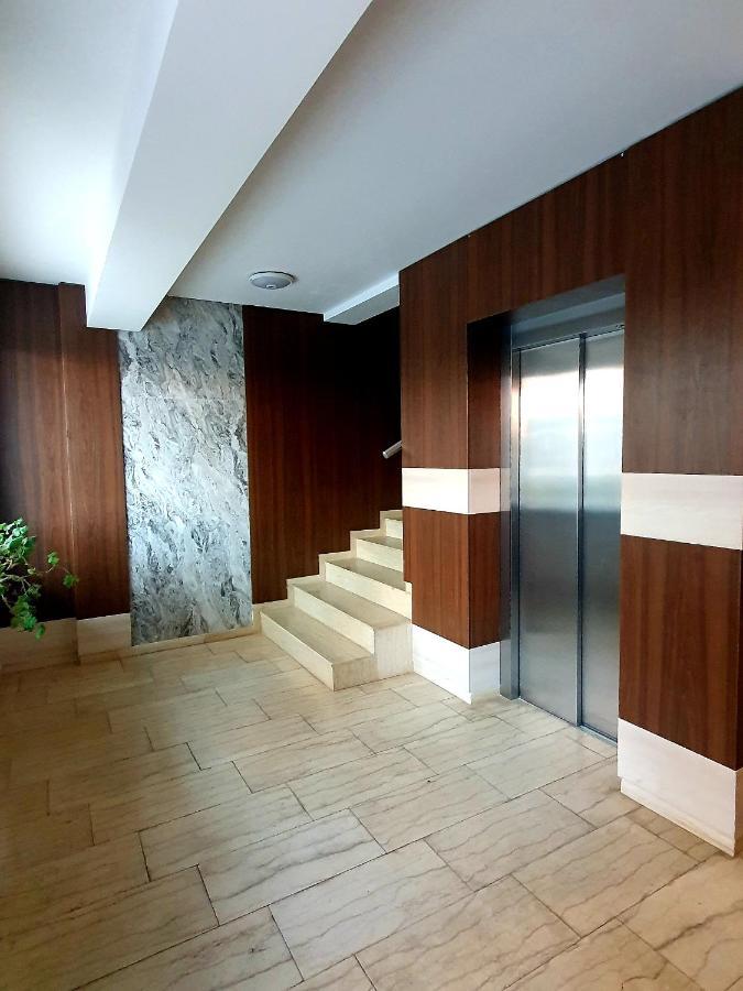 'Just Like Home' Apartment - With Private Parking Place Galati  Exterior photo